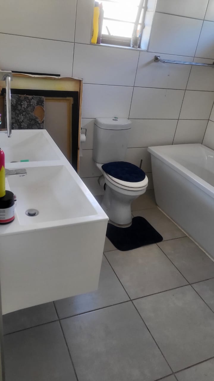 3 Bedroom Property for Sale in Lion Pride Gauteng