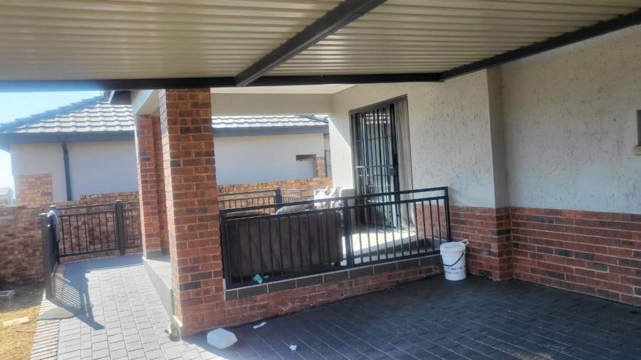 3 Bedroom Property for Sale in Lion Pride Gauteng