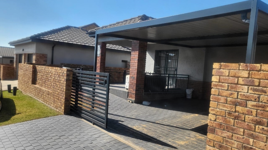 3 Bedroom Property for Sale in Lion Pride Gauteng