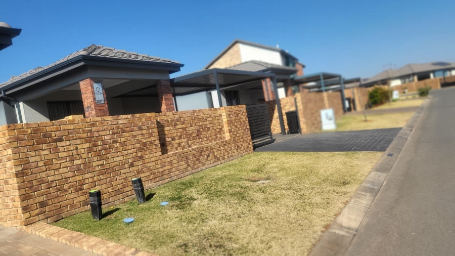 3 Bedroom Property for Sale in Lion Pride Gauteng