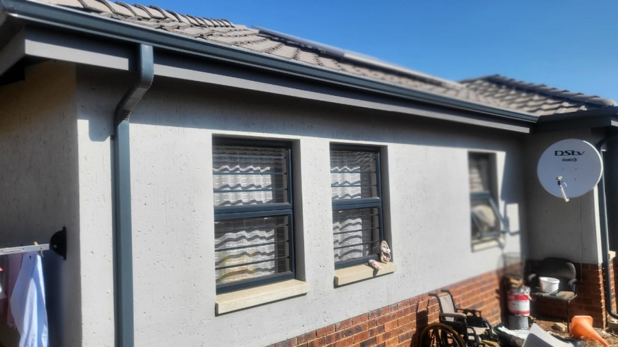 3 Bedroom Property for Sale in Lion Pride Gauteng