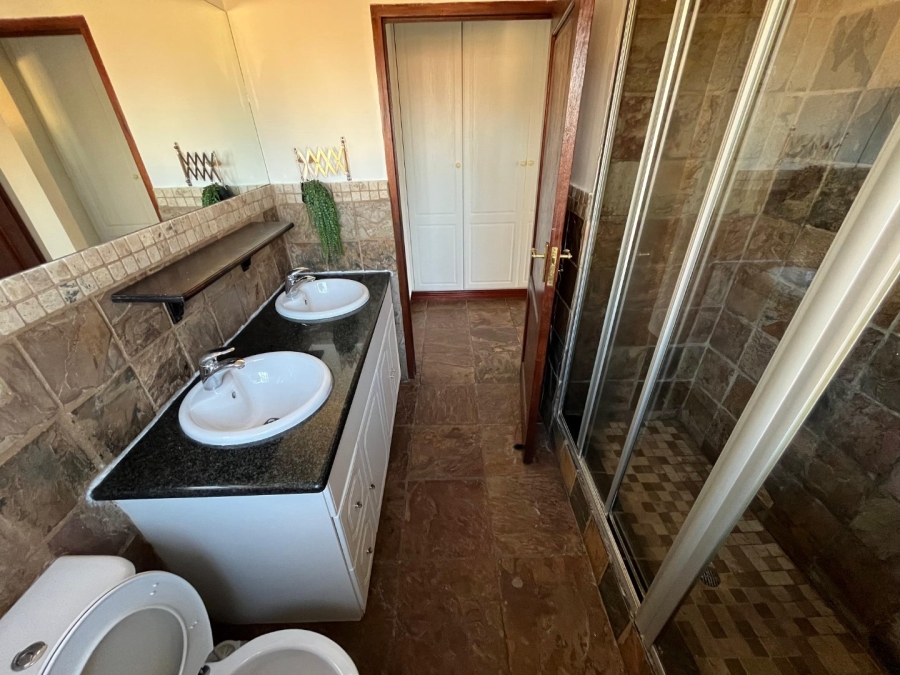 To Let 3 Bedroom Property for Rent in Noordwyk Gauteng