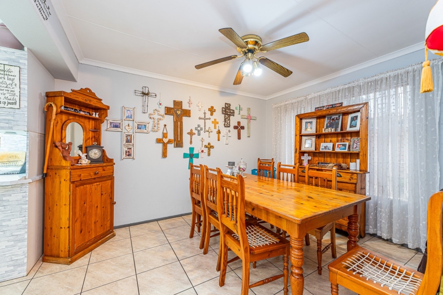 3 Bedroom Property for Sale in Helderkruin Gauteng