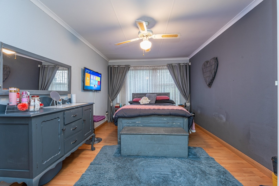3 Bedroom Property for Sale in Helderkruin Gauteng