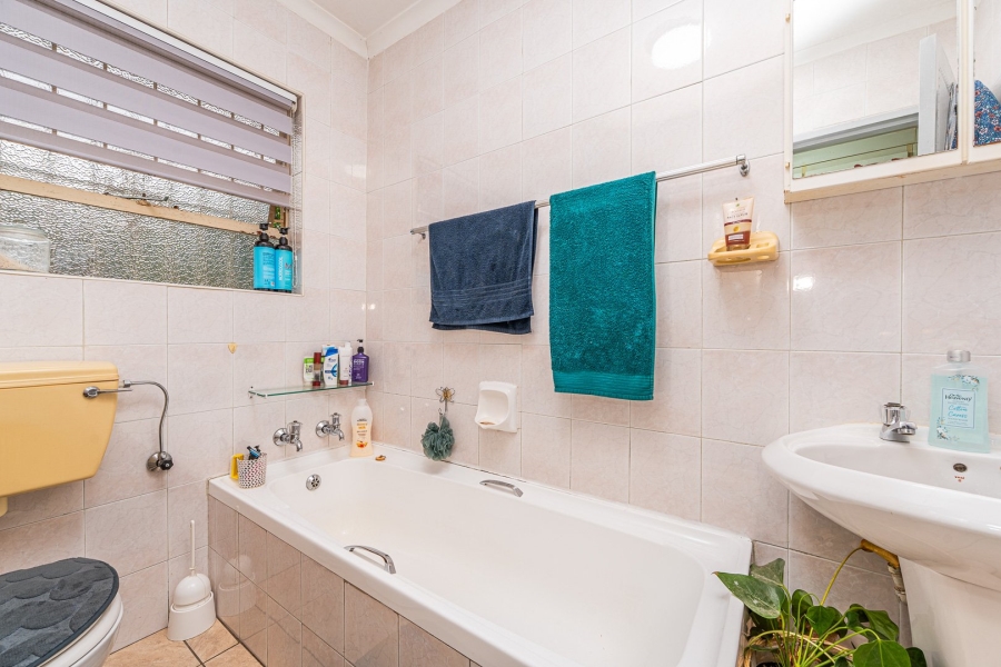 3 Bedroom Property for Sale in Helderkruin Gauteng