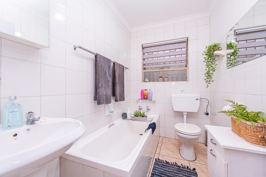 3 Bedroom Property for Sale in Helderkruin Gauteng