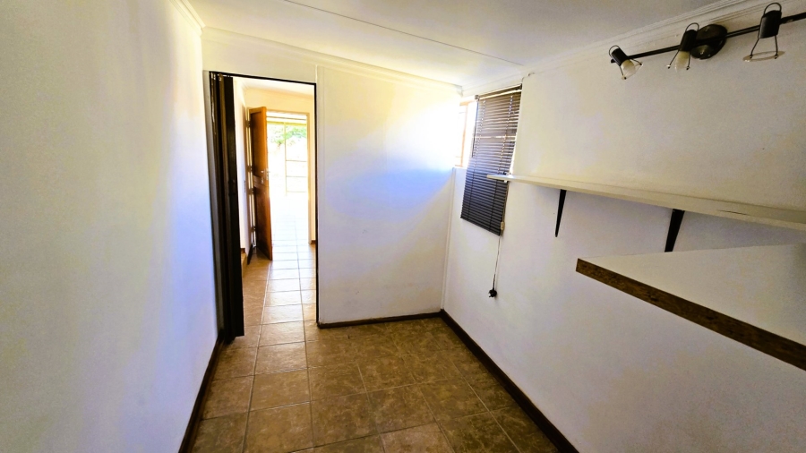 1 Bedroom Property for Sale in Kleinfontein A H Gauteng