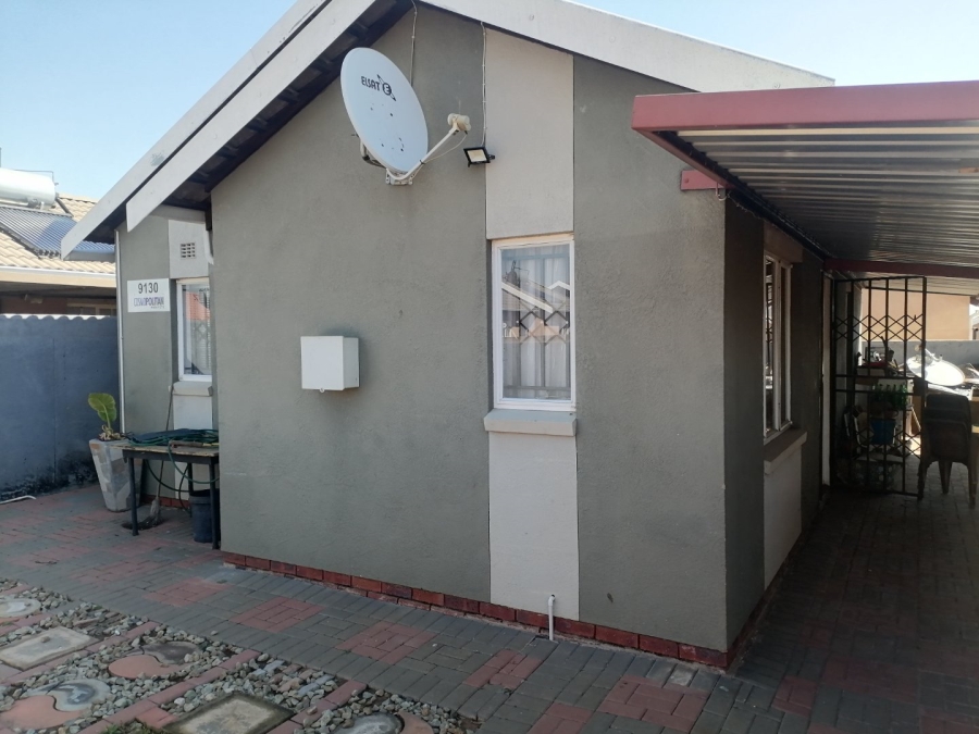  Bedroom Property for Sale in Windmill Park Gauteng