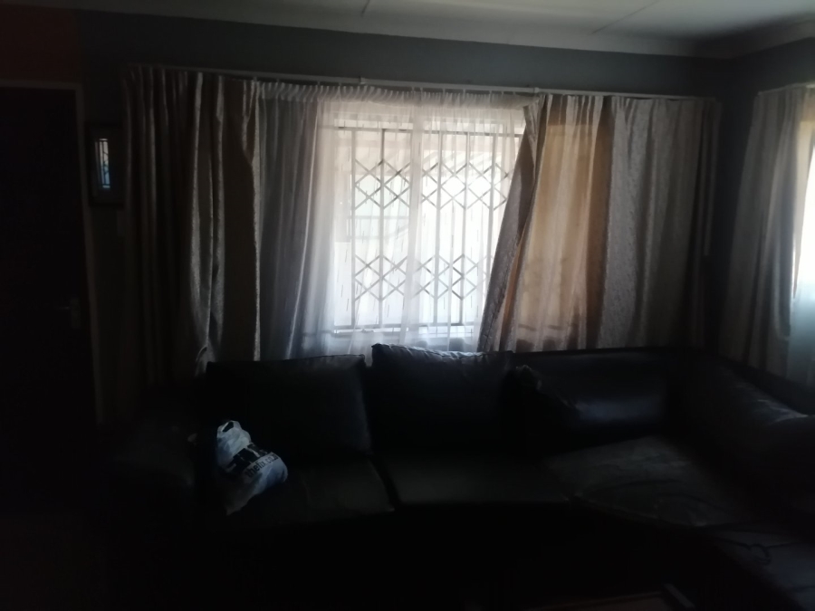  Bedroom Property for Sale in Windmill Park Gauteng