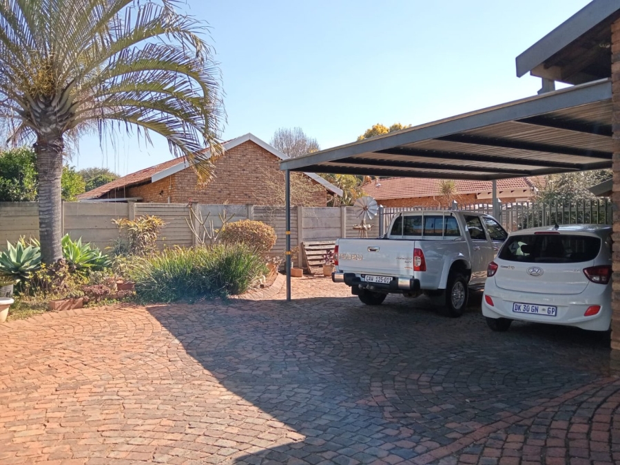 3 Bedroom Property for Sale in Ninapark Gauteng