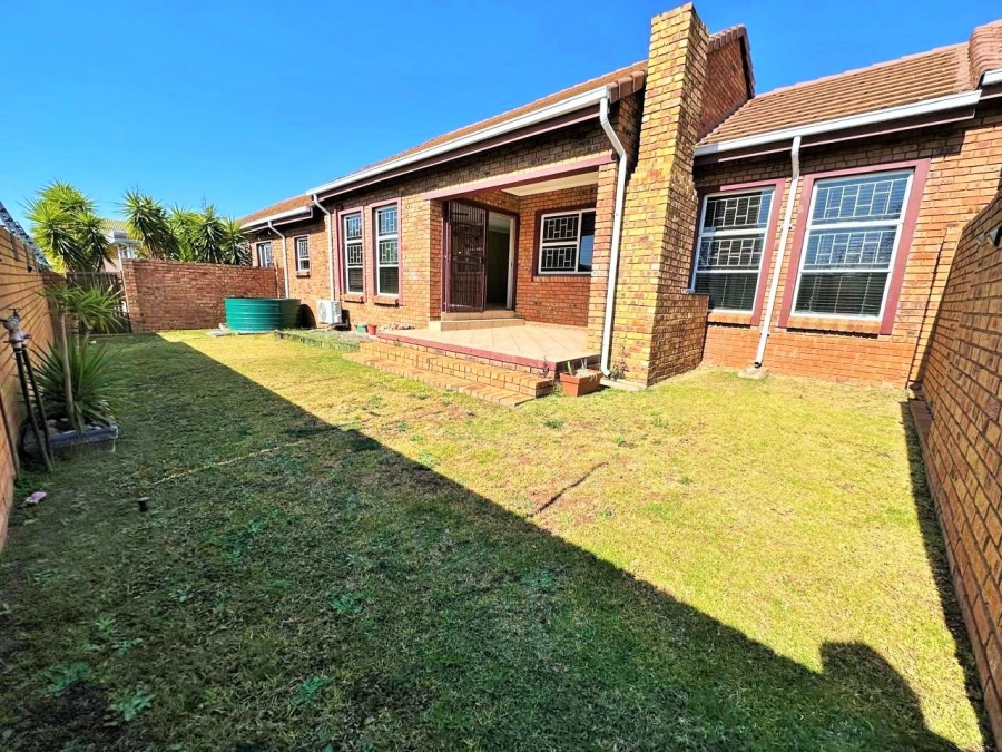 3 Bedroom Property for Sale in Amberfield Crest Estate Gauteng