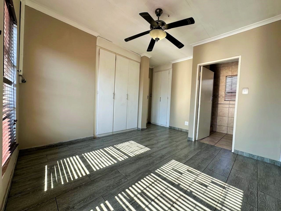 3 Bedroom Property for Sale in Amberfield Crest Estate Gauteng