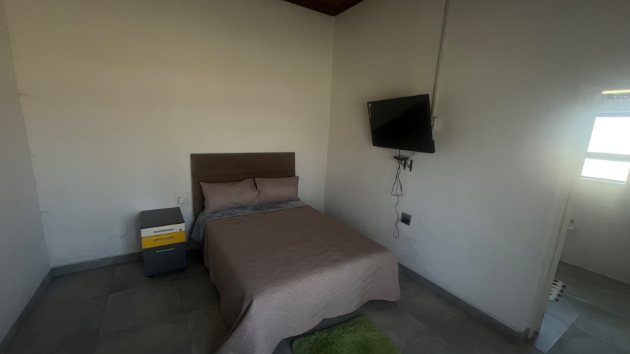 To Let 5 Bedroom Property for Rent in Cloverdene Gauteng