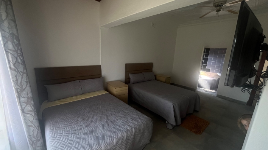 To Let 5 Bedroom Property for Rent in Cloverdene Gauteng