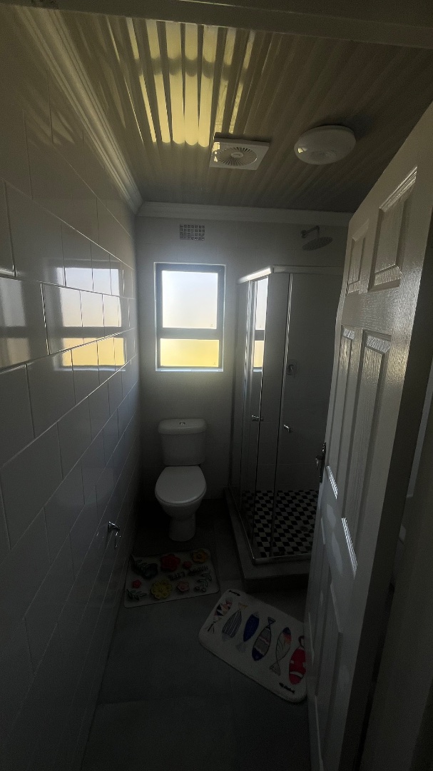 To Let 5 Bedroom Property for Rent in Cloverdene Gauteng
