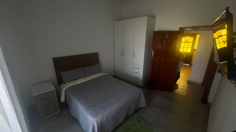 To Let 5 Bedroom Property for Rent in Cloverdene Gauteng
