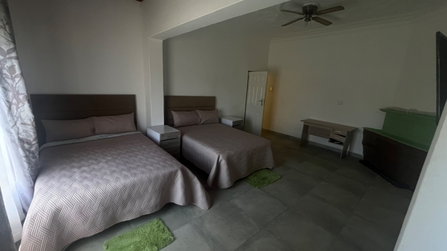 To Let 5 Bedroom Property for Rent in Cloverdene Gauteng