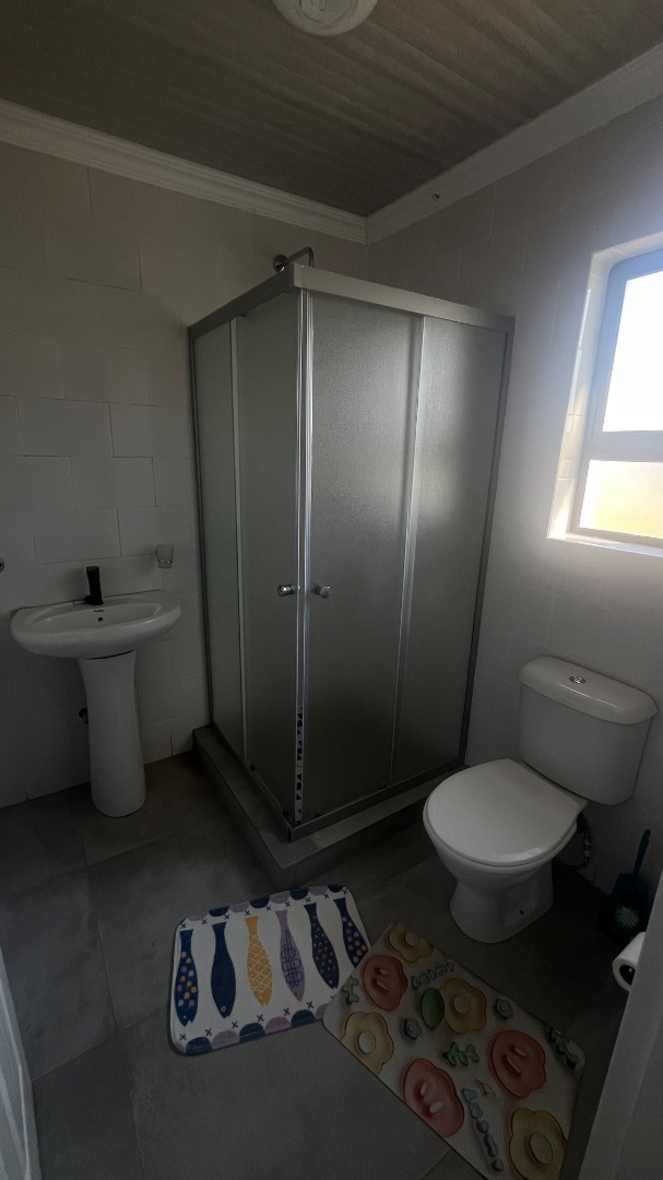 To Let 5 Bedroom Property for Rent in Cloverdene Gauteng