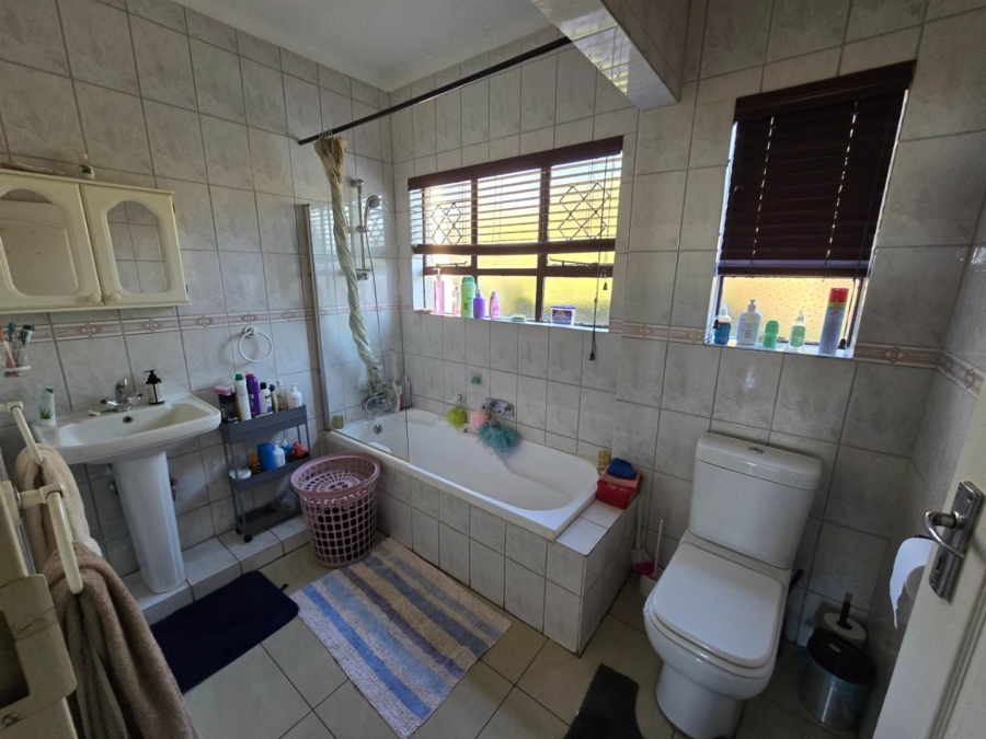 To Let 3 Bedroom Property for Rent in Noordheuwel Gauteng