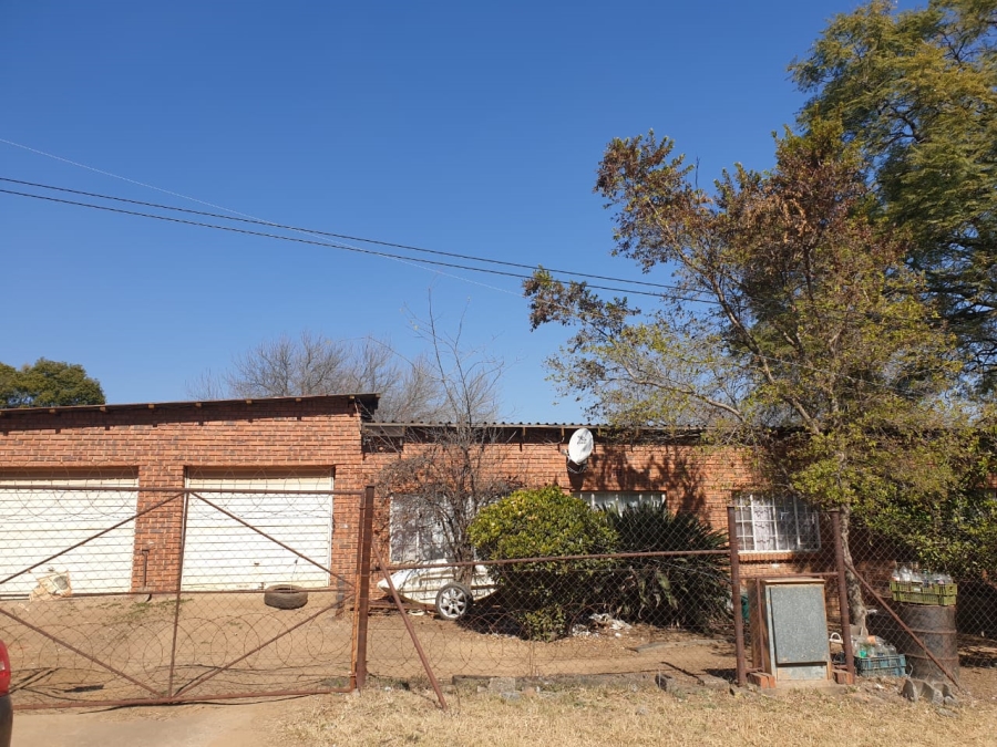 5 Bedroom Property for Sale in Glen Austin Gauteng