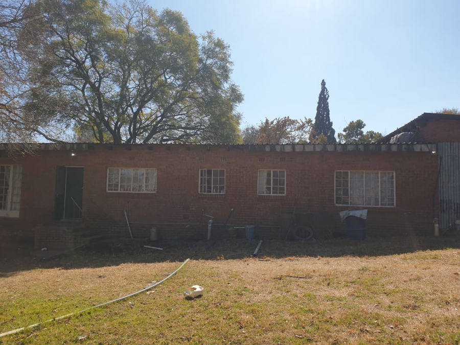 5 Bedroom Property for Sale in Glen Austin Gauteng