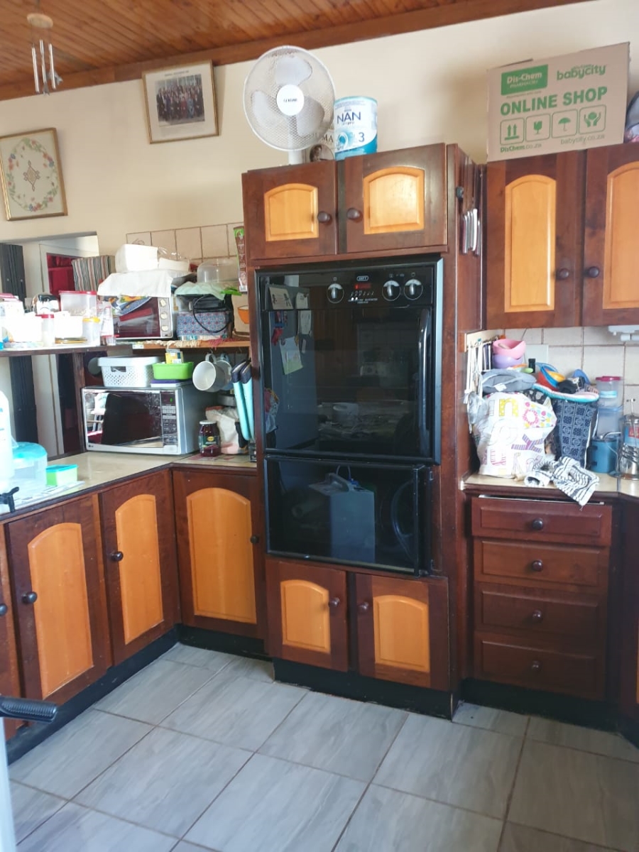 5 Bedroom Property for Sale in Glen Austin Gauteng