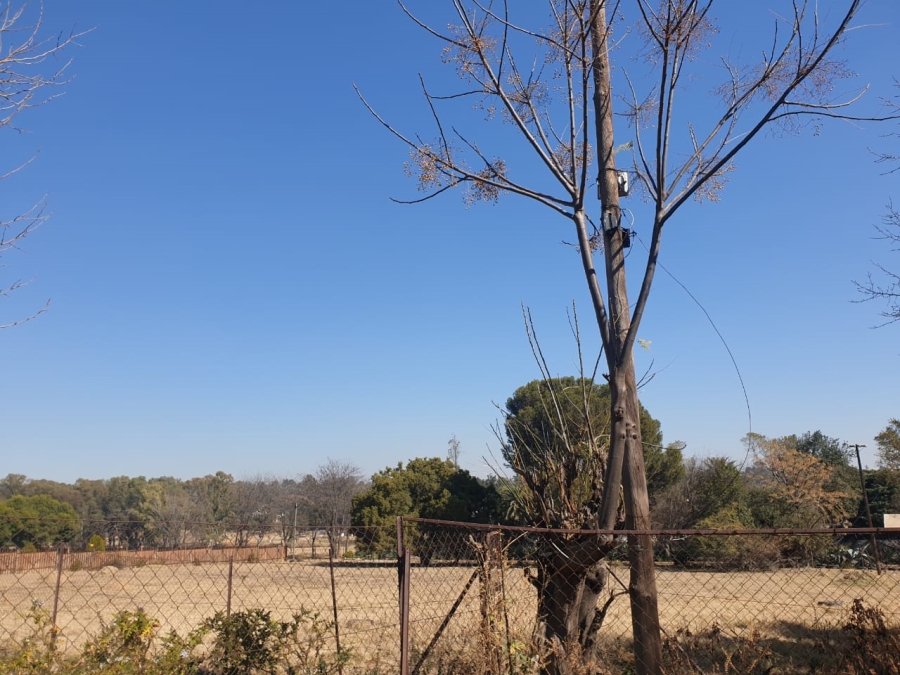 5 Bedroom Property for Sale in Glen Austin Gauteng