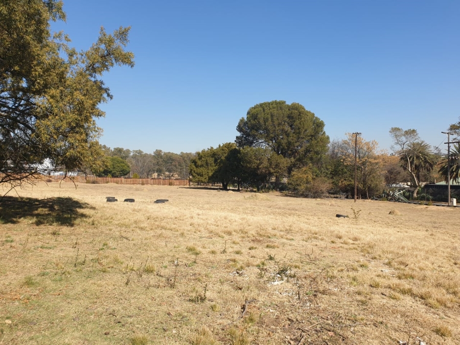 5 Bedroom Property for Sale in Glen Austin Gauteng