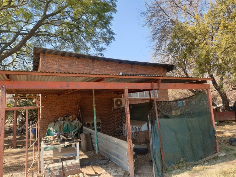 5 Bedroom Property for Sale in Glen Austin Gauteng