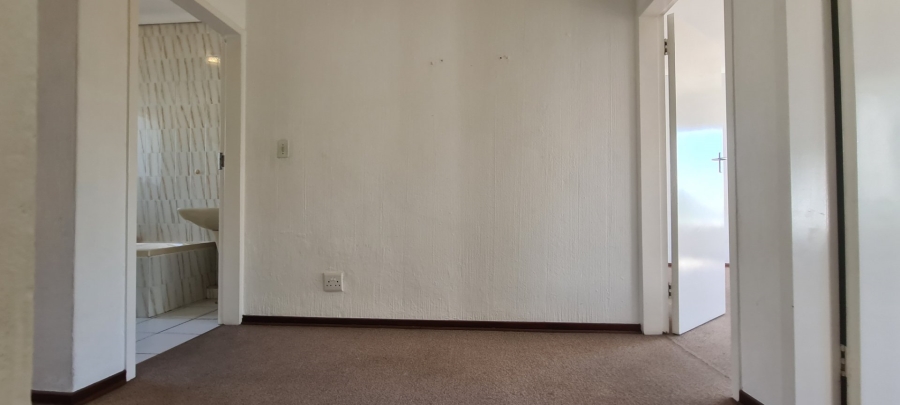 To Let 3 Bedroom Property for Rent in River Club Gauteng