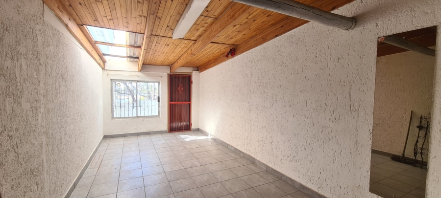 To Let 3 Bedroom Property for Rent in River Club Gauteng