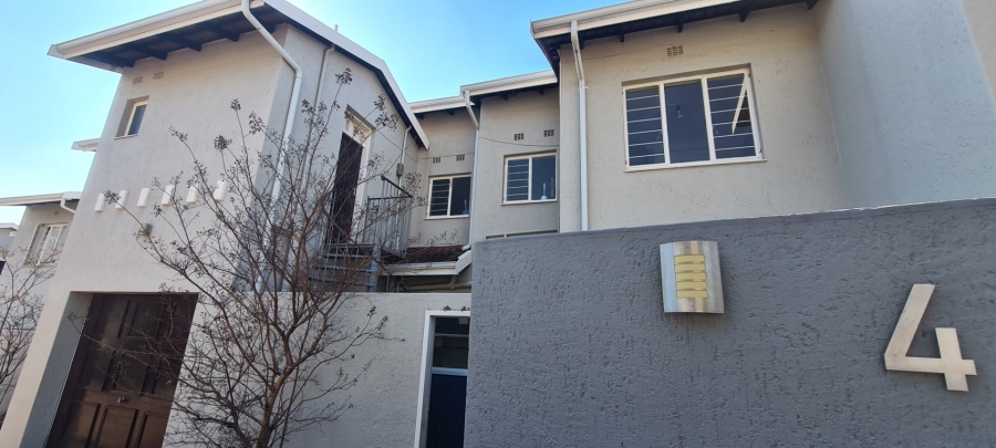 To Let 3 Bedroom Property for Rent in River Club Gauteng
