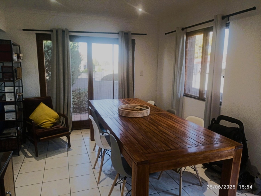 To Let 2 Bedroom Property for Rent in Bromhof Gauteng