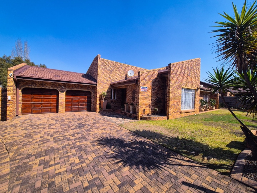 4 Bedroom Property for Sale in Vanderbijlpark SE 3 Gauteng