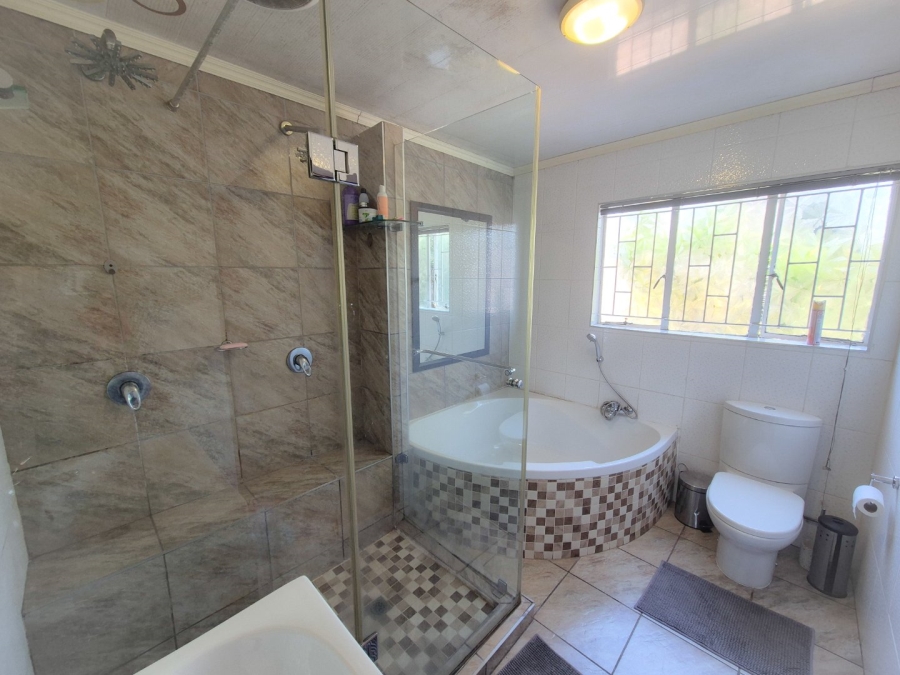 4 Bedroom Property for Sale in Vanderbijlpark SE 3 Gauteng