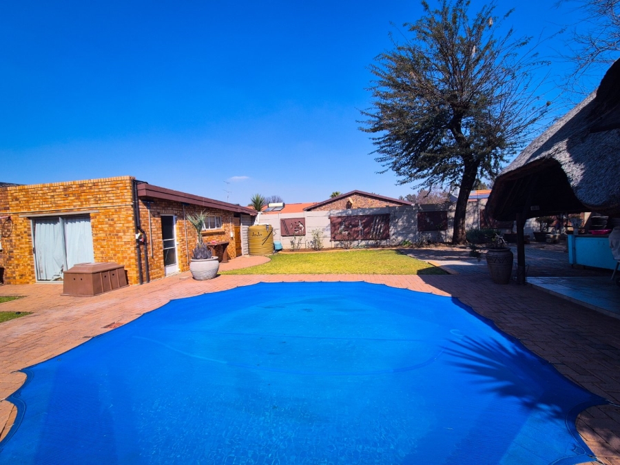 4 Bedroom Property for Sale in Vanderbijlpark SE 3 Gauteng