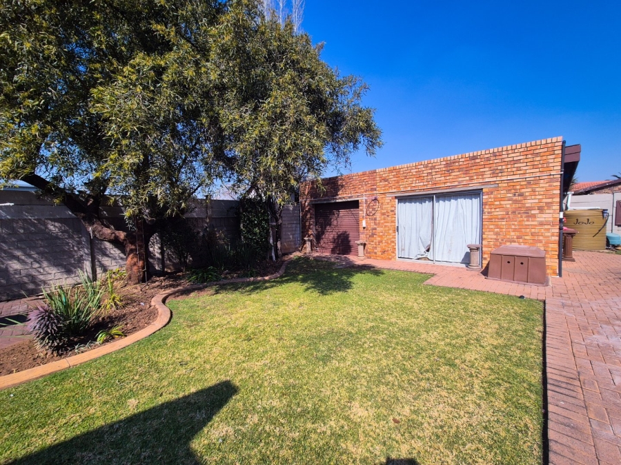 4 Bedroom Property for Sale in Vanderbijlpark SE 3 Gauteng