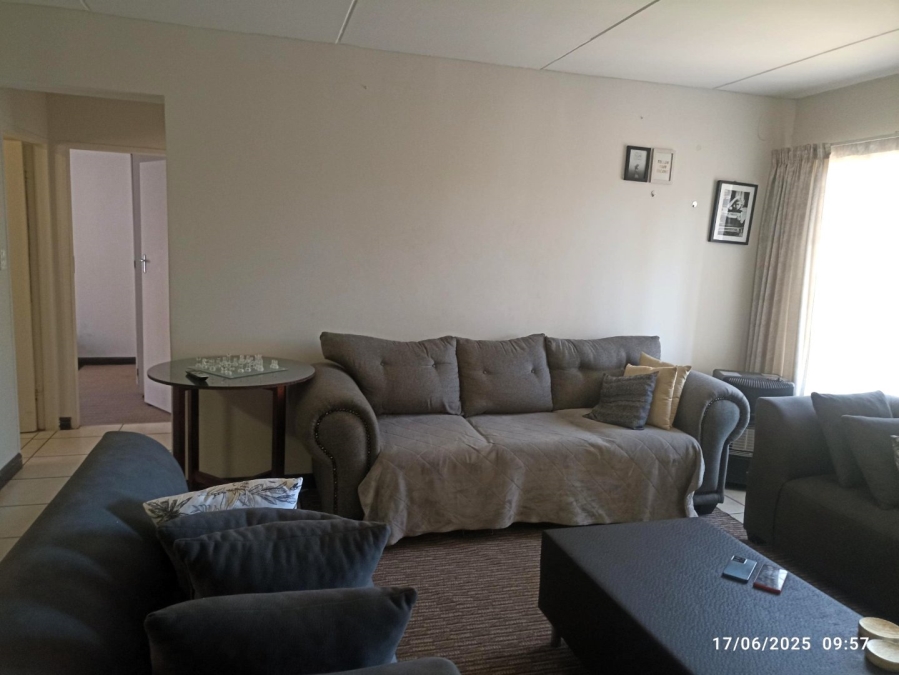 To Let 2 Bedroom Property for Rent in Sonneglans Gauteng
