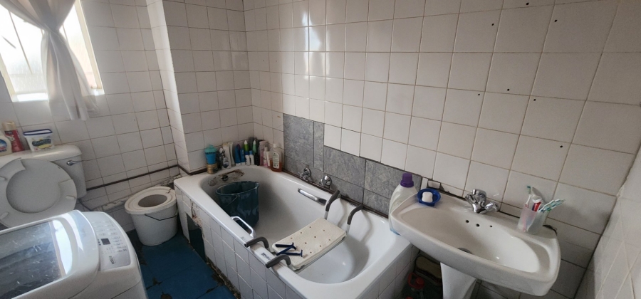 To Let 3 Bedroom Property for Rent in Laudium Gauteng