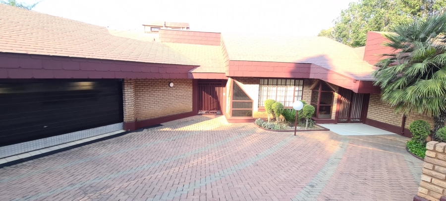 To Let 4 Bedroom Property for Rent in Laudium Gauteng