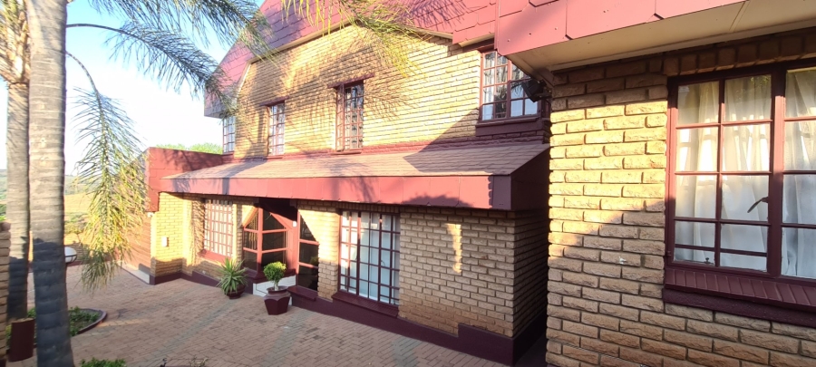 To Let 4 Bedroom Property for Rent in Laudium Gauteng