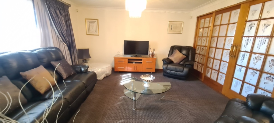 To Let 4 Bedroom Property for Rent in Laudium Gauteng