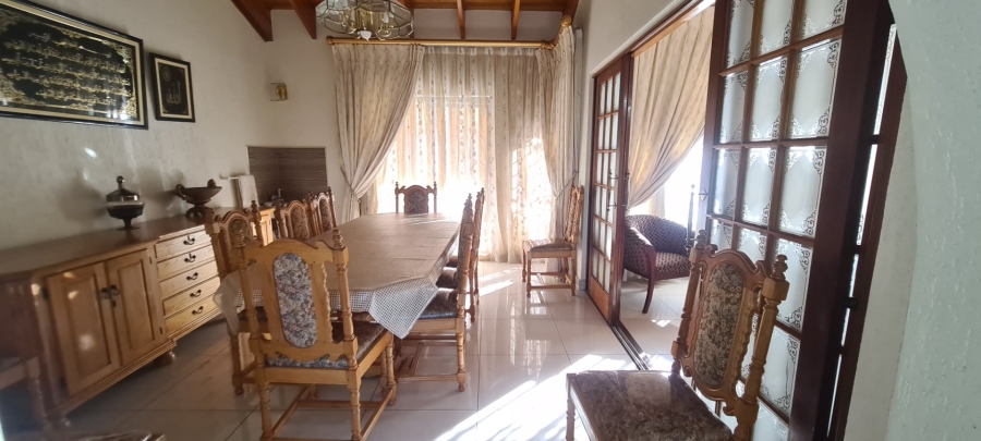 To Let 4 Bedroom Property for Rent in Laudium Gauteng