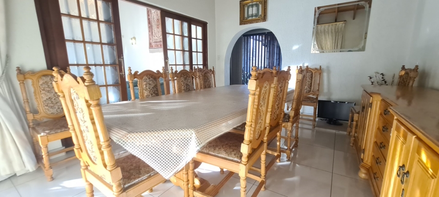 To Let 4 Bedroom Property for Rent in Laudium Gauteng