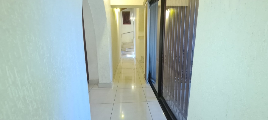 To Let 4 Bedroom Property for Rent in Laudium Gauteng