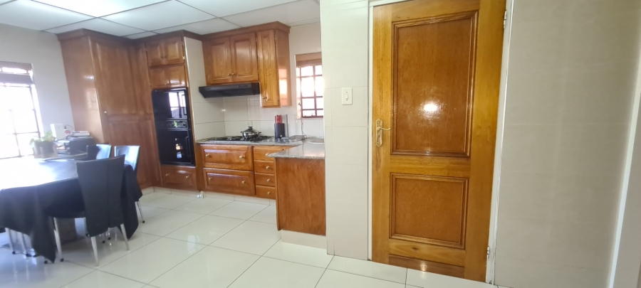 To Let 4 Bedroom Property for Rent in Laudium Gauteng
