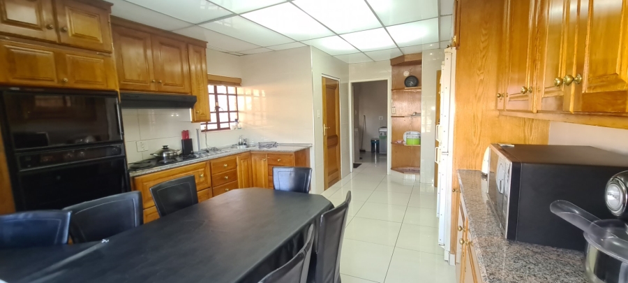 To Let 4 Bedroom Property for Rent in Laudium Gauteng