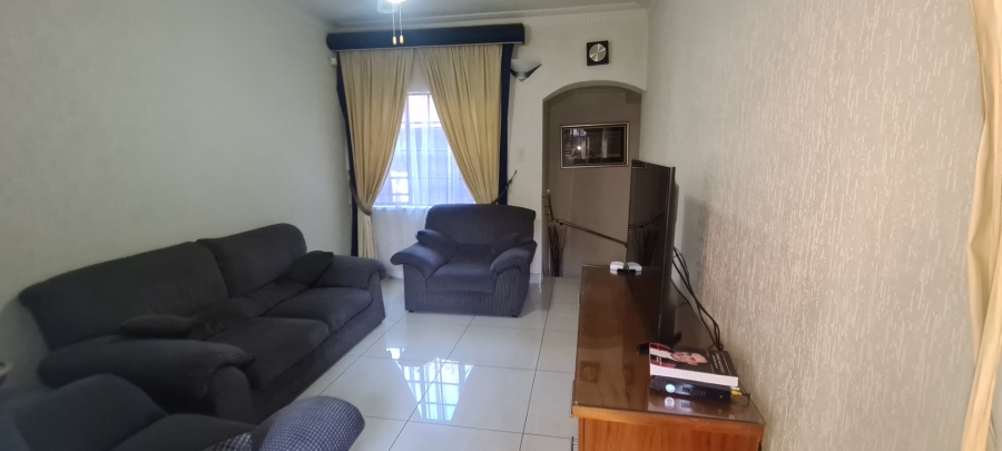 To Let 4 Bedroom Property for Rent in Laudium Gauteng