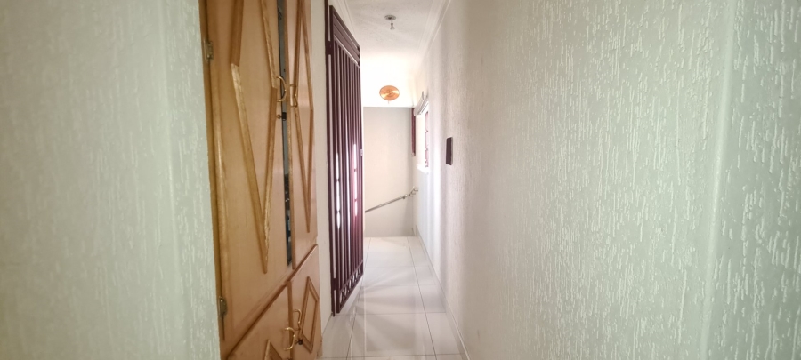 To Let 4 Bedroom Property for Rent in Laudium Gauteng