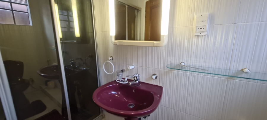 To Let 4 Bedroom Property for Rent in Laudium Gauteng